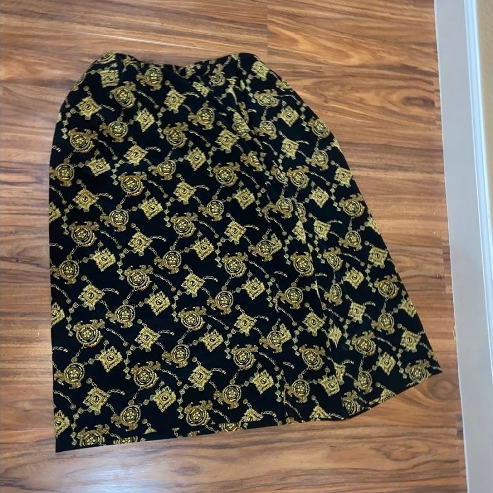 Elegant Black and Gold chain Patterned vintage Skirt​
